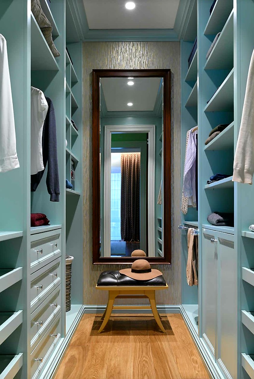 Параллельная гардеробная комната с большим зеркалом Улан-Удэ