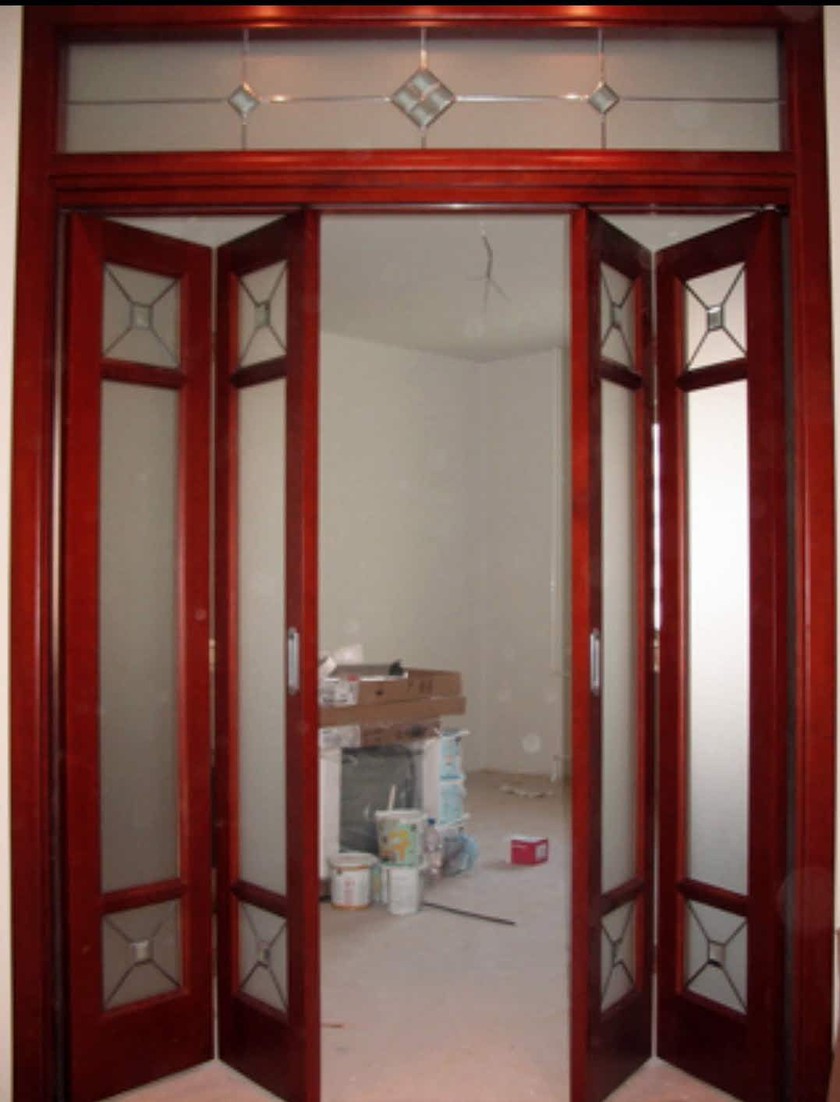 Дверь гармошка с декоративными стеклянными вставками Улан-Удэ