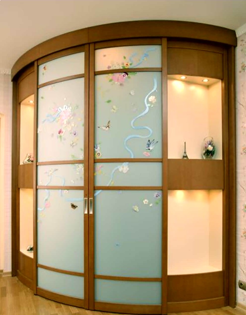 Шкаф купе радиусный с матовым стеклом и цветным рисунком Улан-Удэ